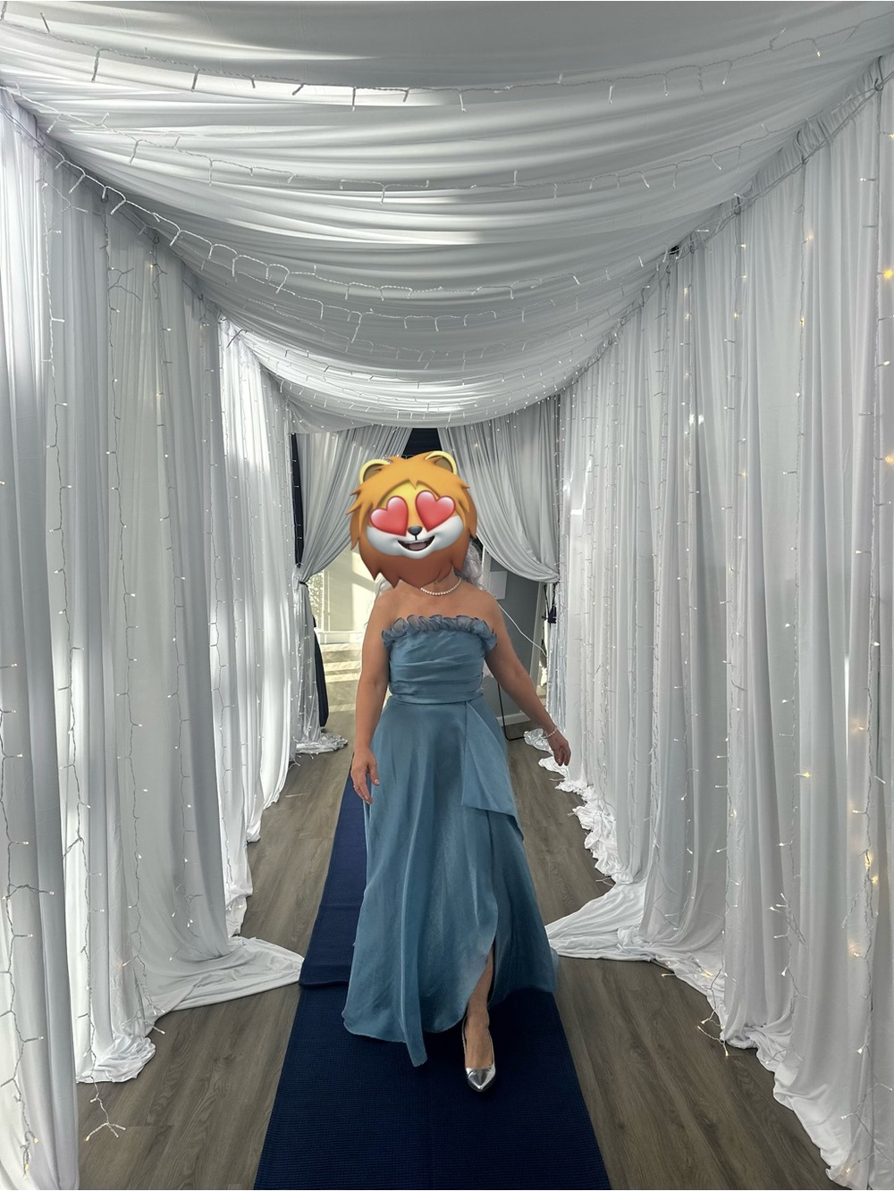 Prom , weeding dress
Donna Karan Strapless Ruched Bodice Gown in Slate Blue - Picture 9 of 11